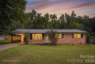 2626 Fairgreen Drive, Gastonia, NC 28056