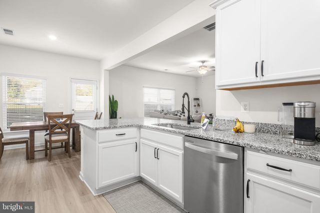 17033 ROLLINS RD, Bowling Green, VA 22427