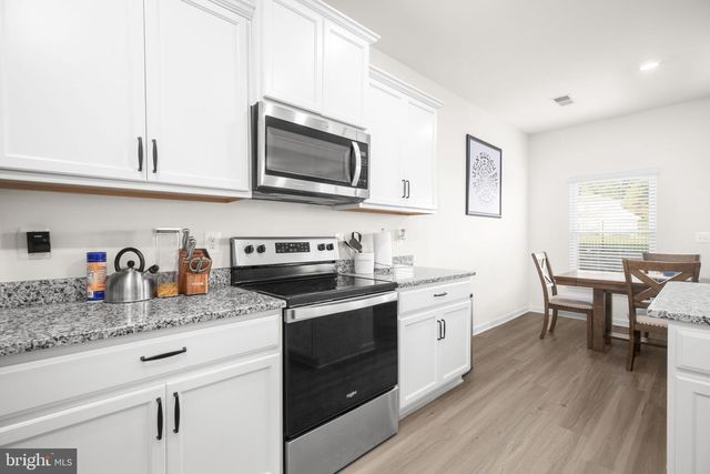 17033 ROLLINS RD, Bowling Green, VA 22427