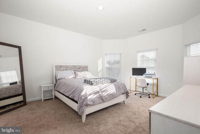 17033 ROLLINS RD, Bowling Green, VA 22427