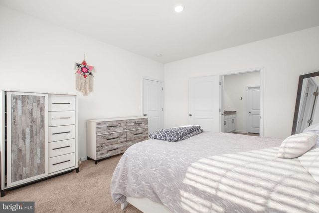 17033 ROLLINS RD, Bowling Green, VA 22427