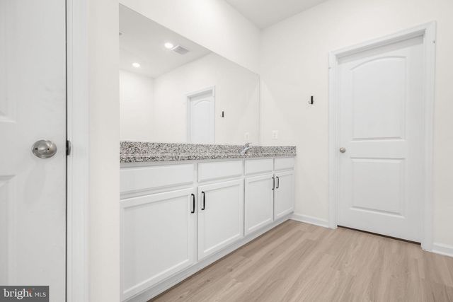 17033 ROLLINS RD, Bowling Green, VA 22427