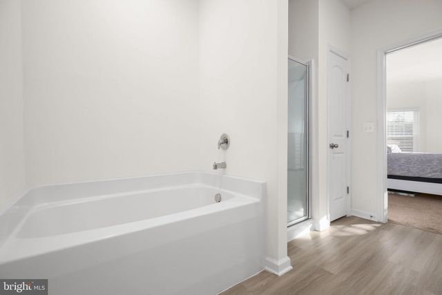 17033 ROLLINS RD, Bowling Green, VA 22427