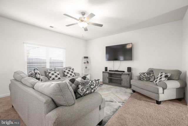 17033 ROLLINS RD, Bowling Green, VA 22427