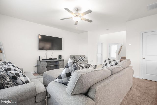 17033 ROLLINS RD, Bowling Green, VA 22427