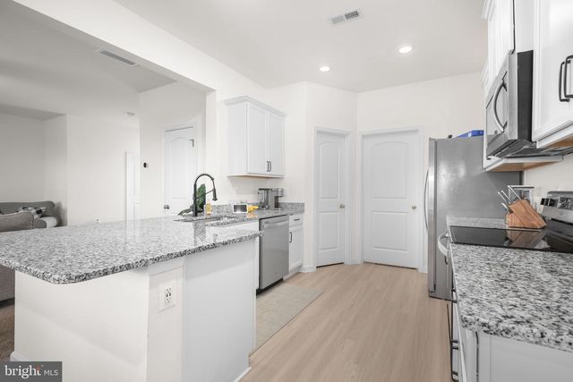 17033 ROLLINS RD, Bowling Green, VA 22427