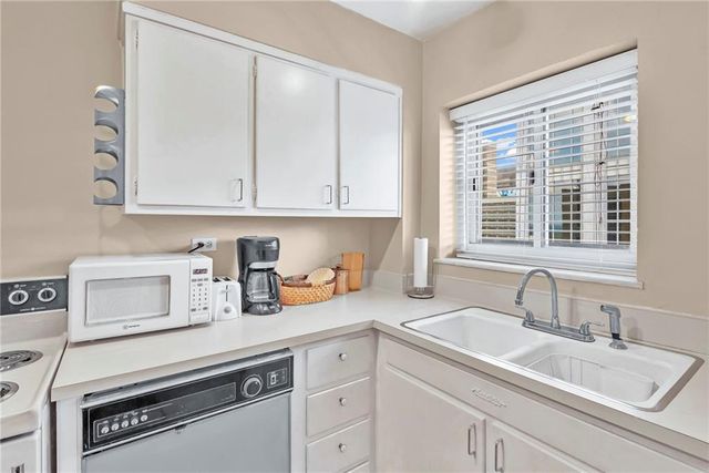 300 Peachtree NE Street 23N, Atlanta, GA 30308