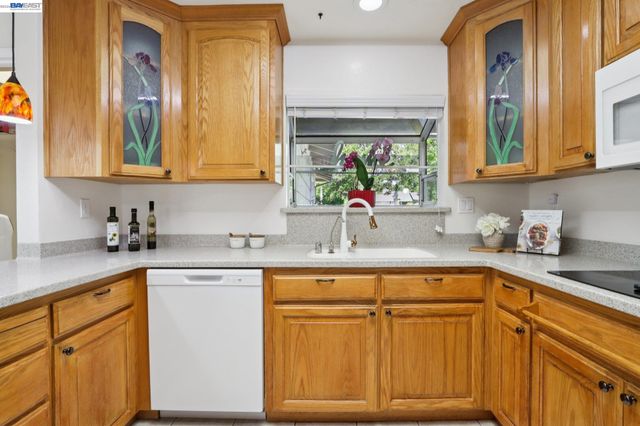 42447 Paseo Padre Pkwy, Fremont, CA 94539