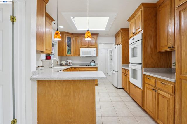 42447 Paseo Padre Pkwy, Fremont, CA 94539