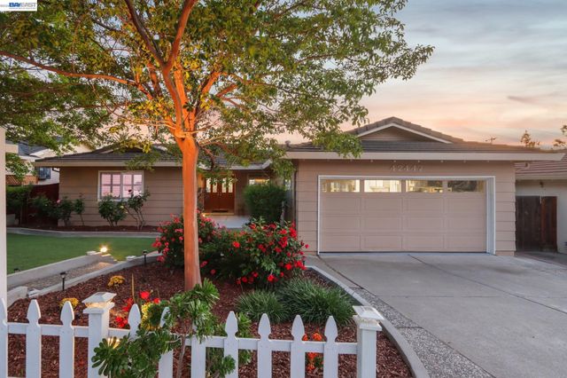42447 Paseo Padre Pkwy, Fremont, CA 94539
