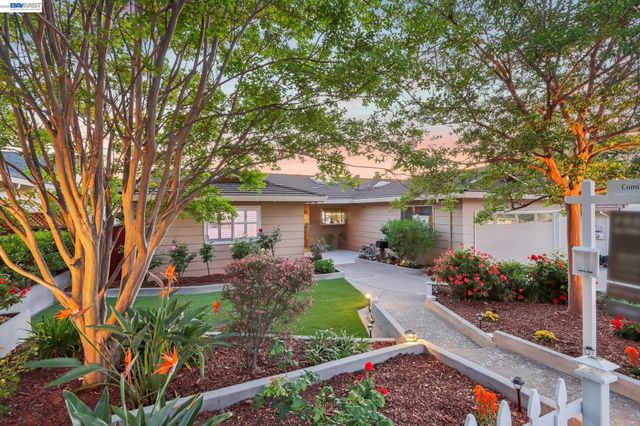 42447 Paseo Padre Pkwy, Fremont, CA 94539