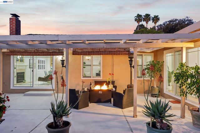 42447 Paseo Padre Pkwy, Fremont, CA 94539