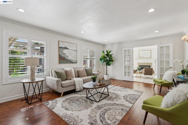 42447 Paseo Padre Pkwy, Fremont, CA 94539