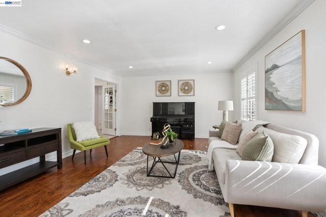 42447 Paseo Padre Pkwy, Fremont, CA 94539