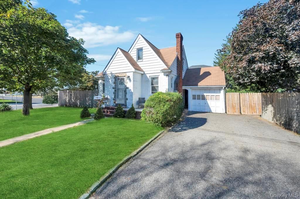 402 Marle Place, Bellmore, NY 11710