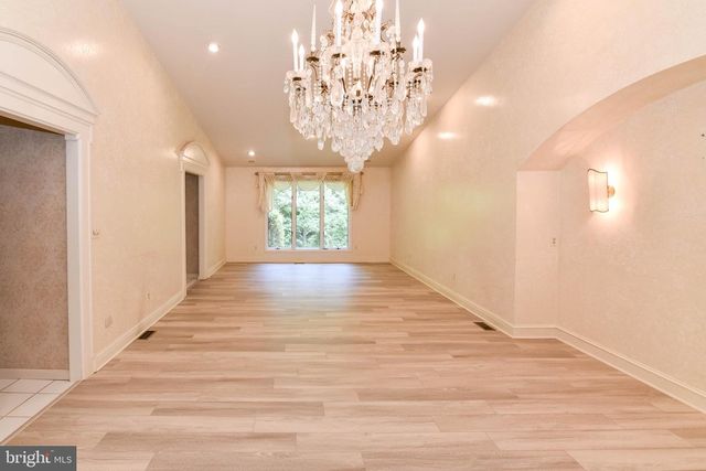 10 VALLEY GATE WAY, Pikesville, MD 21208