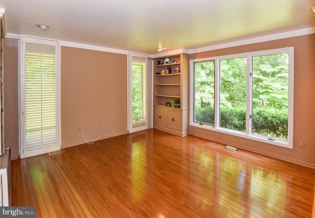 10 VALLEY GATE WAY, Pikesville, MD 21208