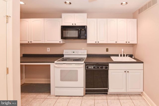 10 VALLEY GATE WAY, Pikesville, MD 21208