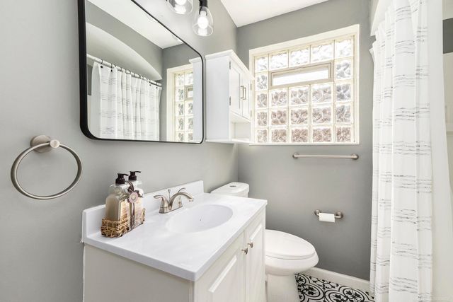 39 Osceola Drive, Pontiac, MI 48341