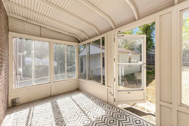 39 Osceola Drive, Pontiac, MI 48341