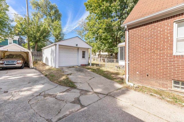 39 Osceola Drive, Pontiac, MI 48341