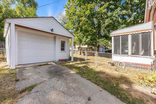 39 Osceola Drive, Pontiac, MI 48341