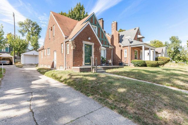 39 Osceola Drive, Pontiac, MI 48341