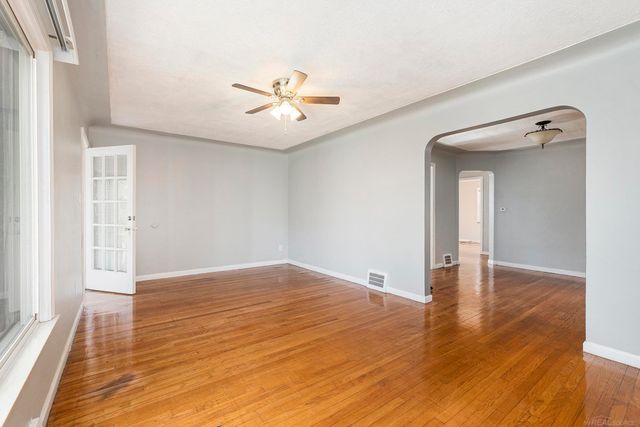 39 Osceola Drive, Pontiac, MI 48341