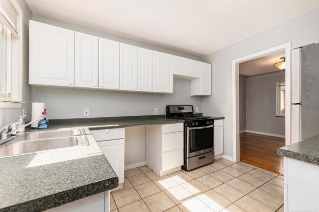 39 Osceola Drive, Pontiac, MI 48341