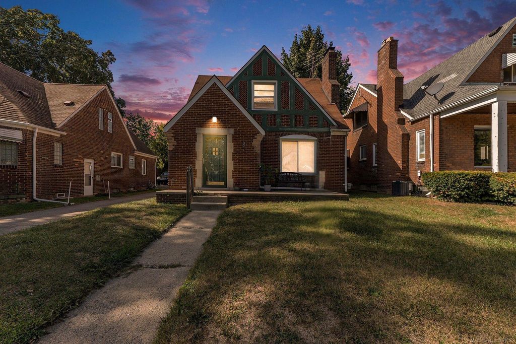 39 Osceola Drive, Pontiac, MI 48341