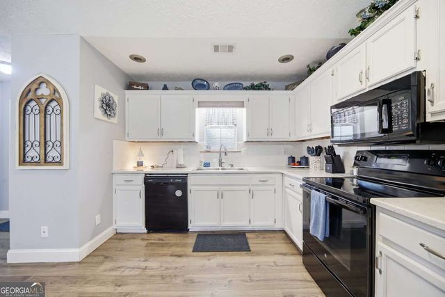 10 Stoneview Circle, Covington, GA 30016