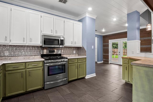 607 County Cork LN, Leander, TX 78641