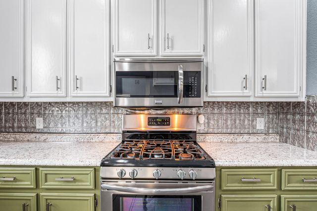 607 County Cork LN, Leander, TX 78641