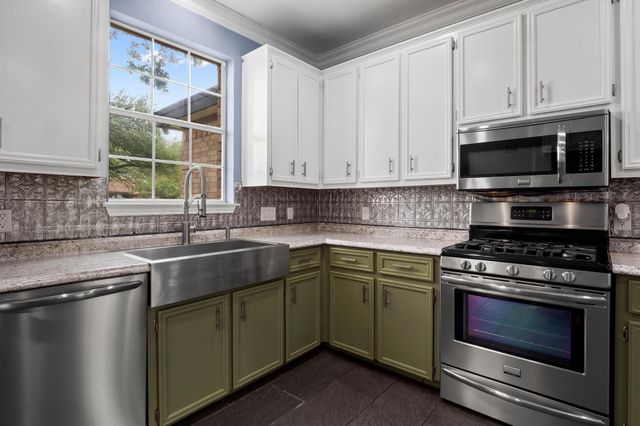 607 County Cork LN, Leander, TX 78641