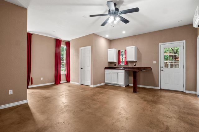 607 County Cork LN, Leander, TX 78641