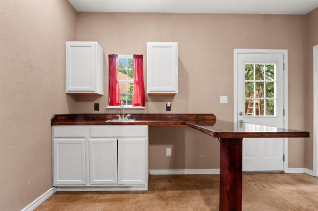 607 County Cork LN, Leander, TX 78641