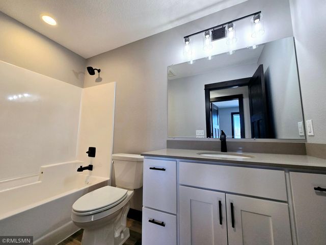 912 Katelyn Circle NE, Montgomery, MN 56069