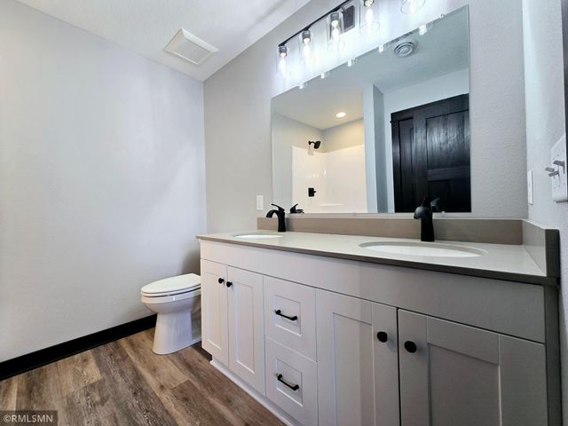 912 Katelyn Circle NE, Montgomery, MN 56069