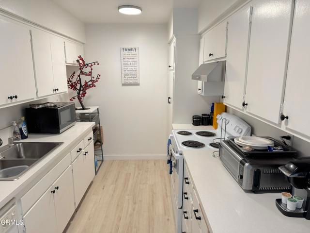 560 W Gonzales Road, Oxnard, CA 93030