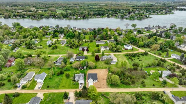 237 Ambler Drive, Brooklyn, MI 49230