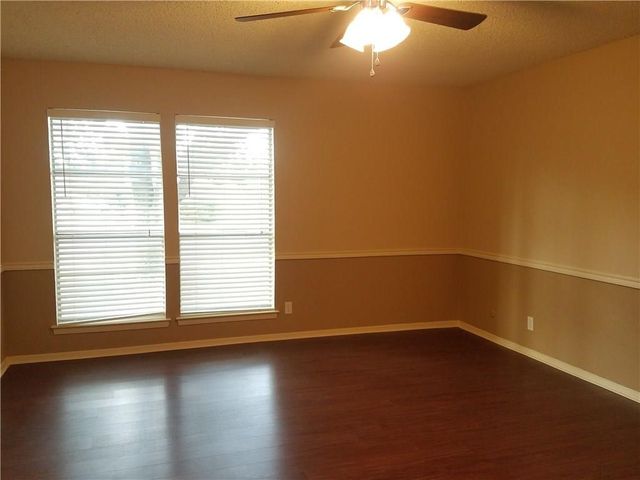 6919 W Cleburne Road, Fort Worth, TX 76133