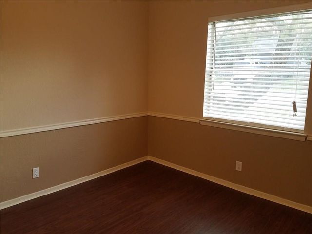 6919 W Cleburne Road, Fort Worth, TX 76133
