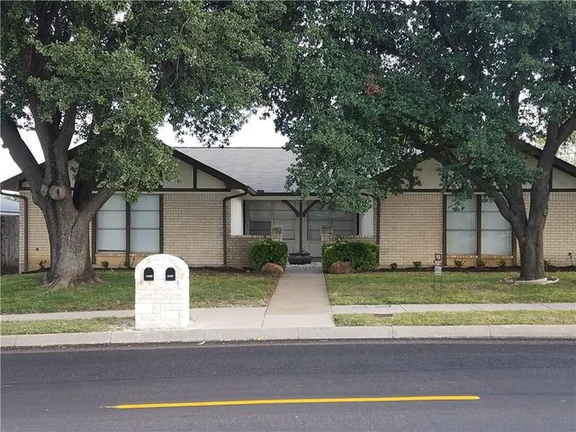 6919 W Cleburne Road, Fort Worth, TX 76133
