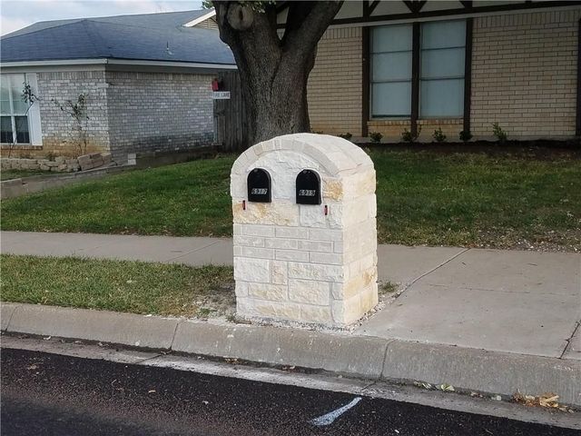6919 W Cleburne Road, Fort Worth, TX 76133