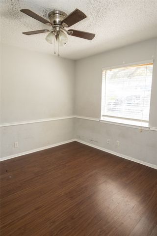 6919 W Cleburne Road, Fort Worth, TX 76133