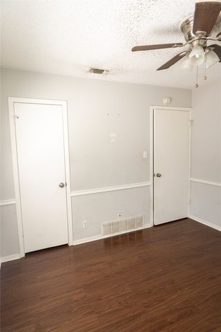6919 W Cleburne Road, Fort Worth, TX 76133