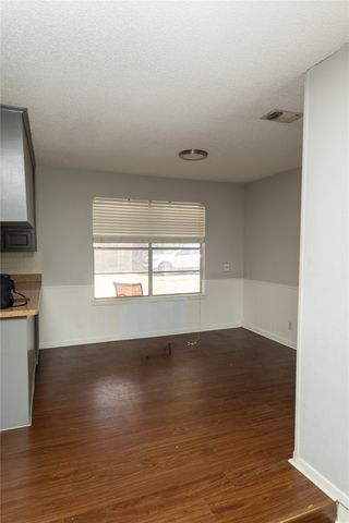 6919 W Cleburne Road, Fort Worth, TX 76133