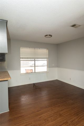 6919 W Cleburne Road, Fort Worth, TX 76133