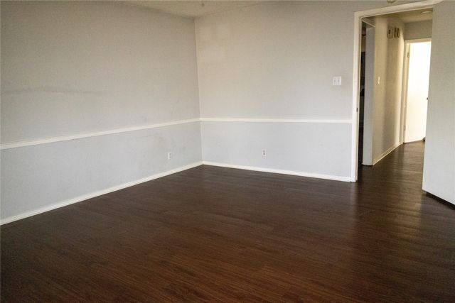 6919 W Cleburne Road, Fort Worth, TX 76133