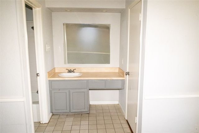6919 W Cleburne Road, Fort Worth, TX 76133